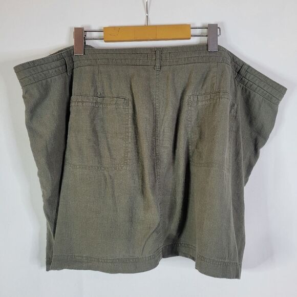 Reitmans Green Skirt with Adjustable Waist - Picture 2 of 11